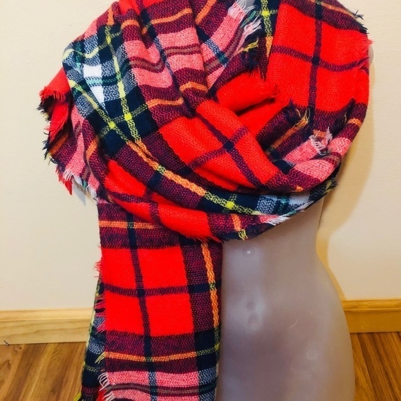 Old Navy Plaid tartan scarf, size OS - Picture 2 of 3